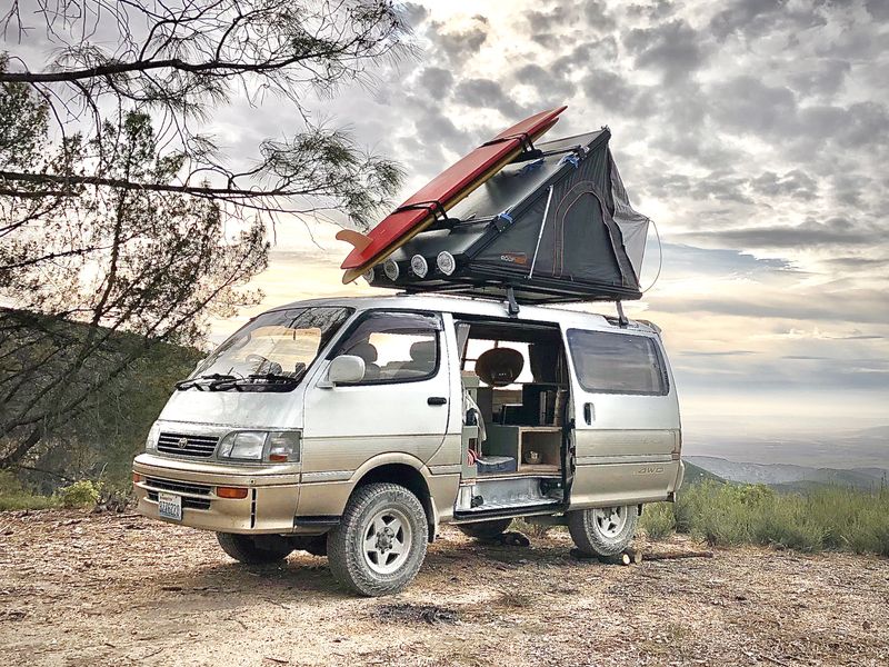 Picture 1/21 of a 1995 Toyota Hiace Super Custom Limited camper for sale in Portland, Oregon