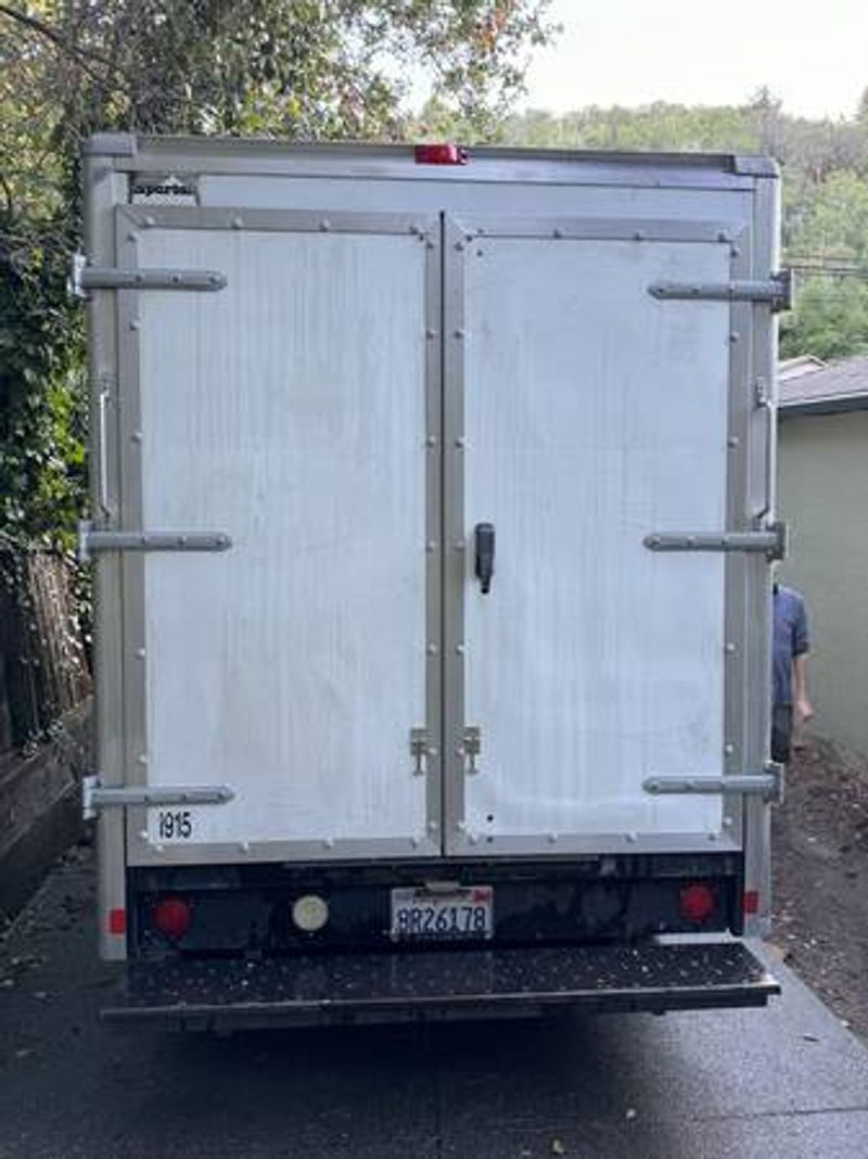 Picture 3/8 of a 2008 Ford E-350 Box Truck - $16,999 for sale in San Francisco, California