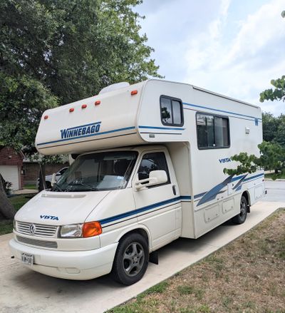 Photo of a Camper for sale: 2003 Winnebago Vista