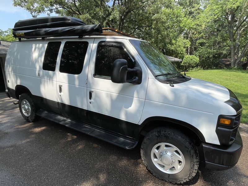 Picture 2/20 of a 2013 Ford E350 Campervan for sale in Minnetonka, Minnesota