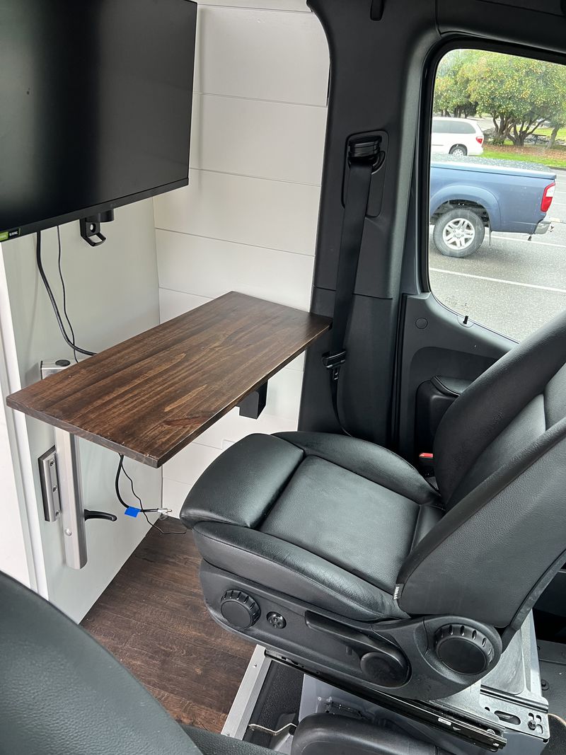 Picture 4/24 of a (NEW A/C) 2022 Mercedes Sprinter 170 EXT Diesel 4x4 for sale in Houston, Texas