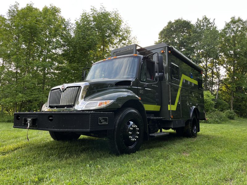 Picture 1/26 of a 2005 International Ultimate Camper for sale in Imlay City, Michigan