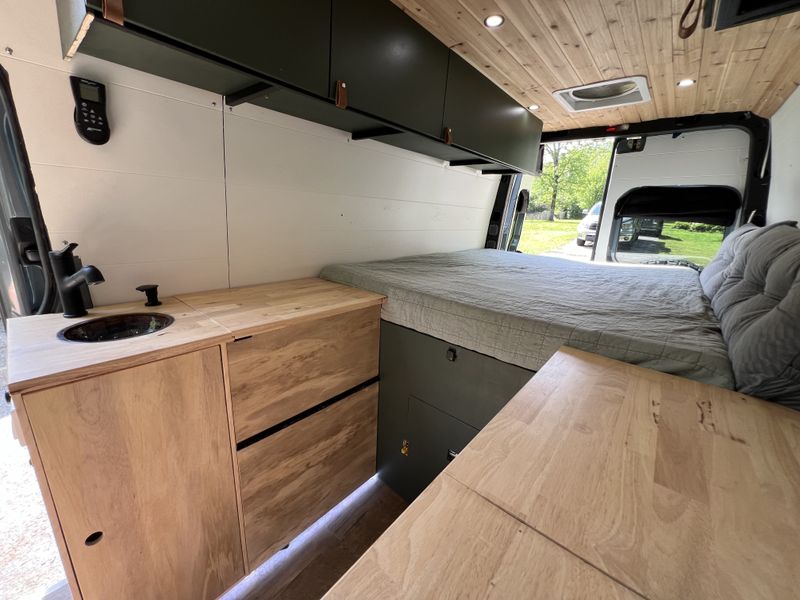 Picture 5/12 of a 2015 Mercedes 2500 Sprinter 170 conversion  for sale in Chattanooga, Tennessee