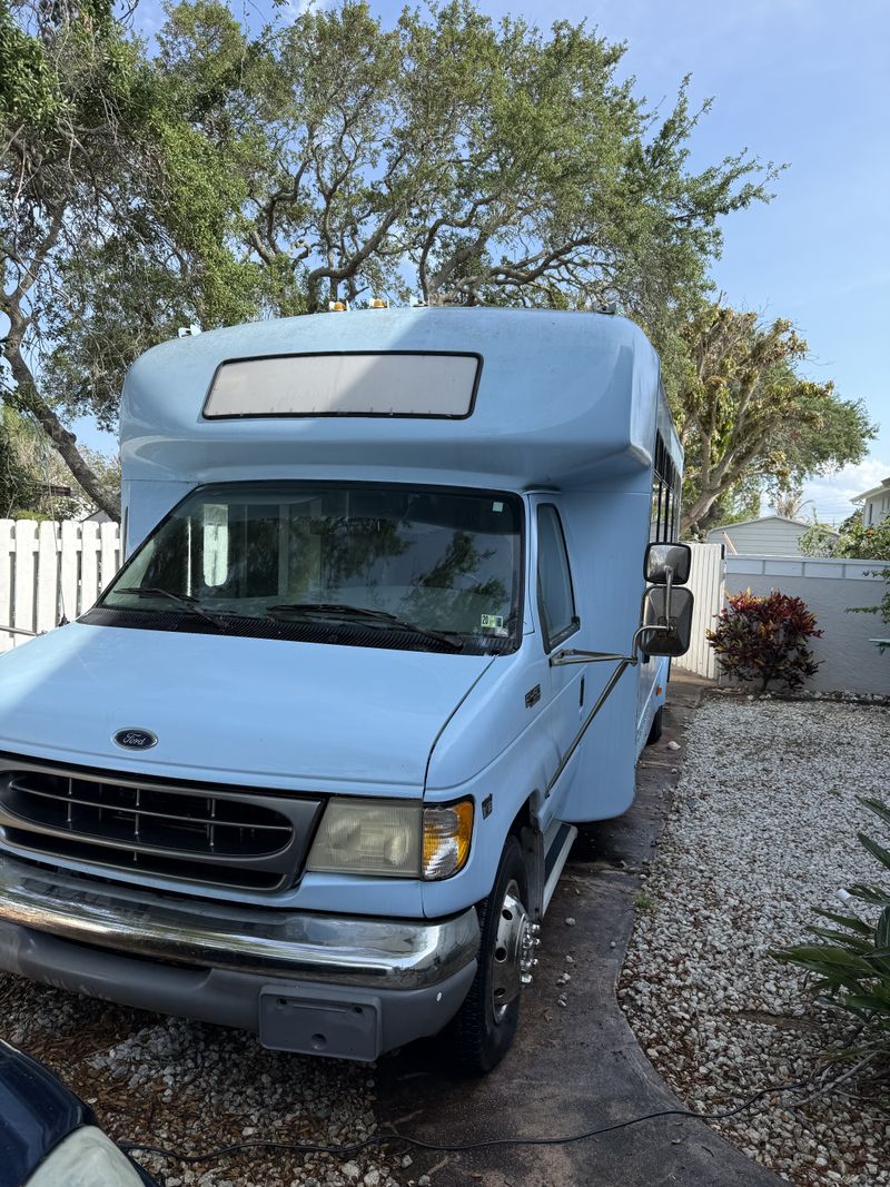 Camper Van For Sale: 2000 Ford E450 in Indialantic, Florida