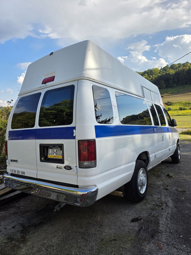 Picture 1/7 of a 2010 Ford e-150 for sale in Petrolia, Pennsylvania