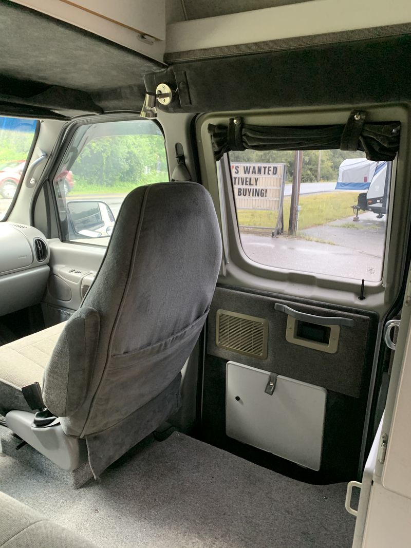 Picture 5/29 of a 2001 Ford E250 Sportsmobile Camper Van for sale in Shelburne Falls, Massachusetts