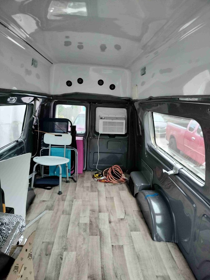Picture 6/12 of a High-top 2006 ecoline Ford van extended for sale in Miami, Florida