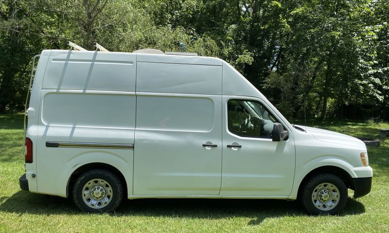Picture 3/23 of a Nissan NV2500 FD Camper Van for sale in Blountville, Tennessee