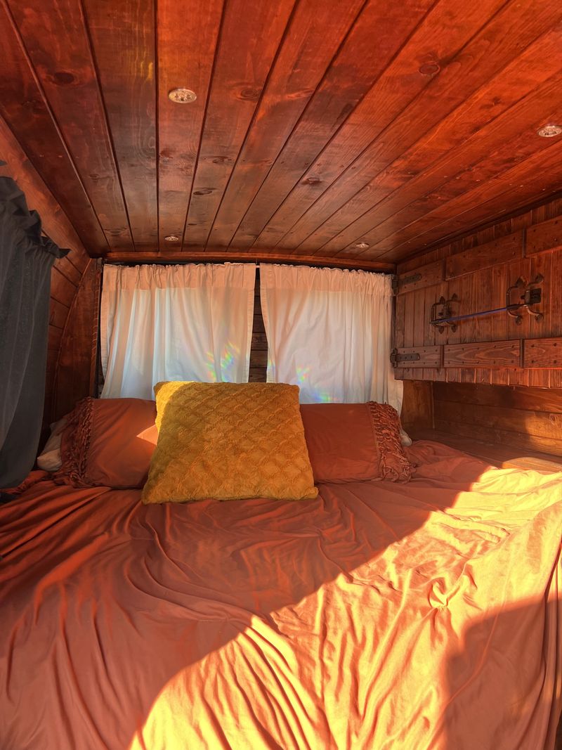 Picture 4/17 of a 2006 Ford E350 for sale in San Diego, California