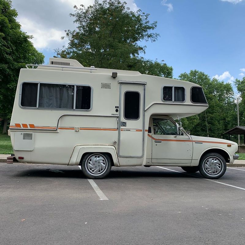 Picture 1/10 of a 1979 Toyota Sunrader for sale in Columbus, Ohio