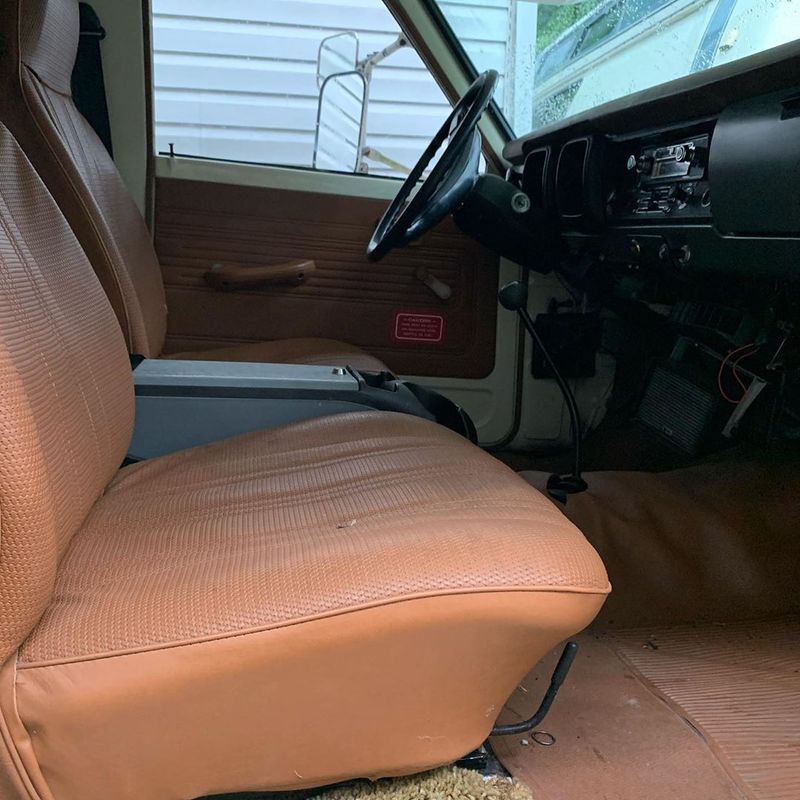 Picture 5/10 of a 1979 Toyota Sunrader for sale in Columbus, Ohio