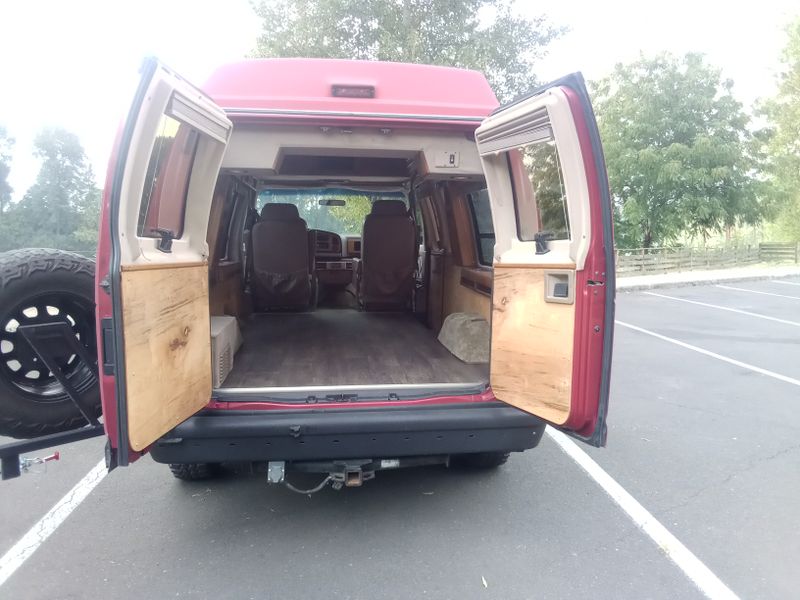 Picture 4/12 of a Super Clean! 1995 Ford E150  for sale in Portland, Oregon