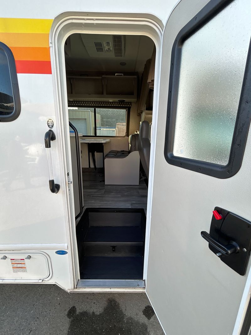 Picture 2/24 of a Ford Ford E-Series 350 cutaway 2.3 Mjet 130cv L3H2 for sale in San Francisco, California