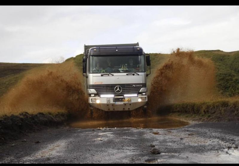 Picture 1/15 of a Expedition Mercedes-Benz Actros 4x4 for sale in Bend, Oregon