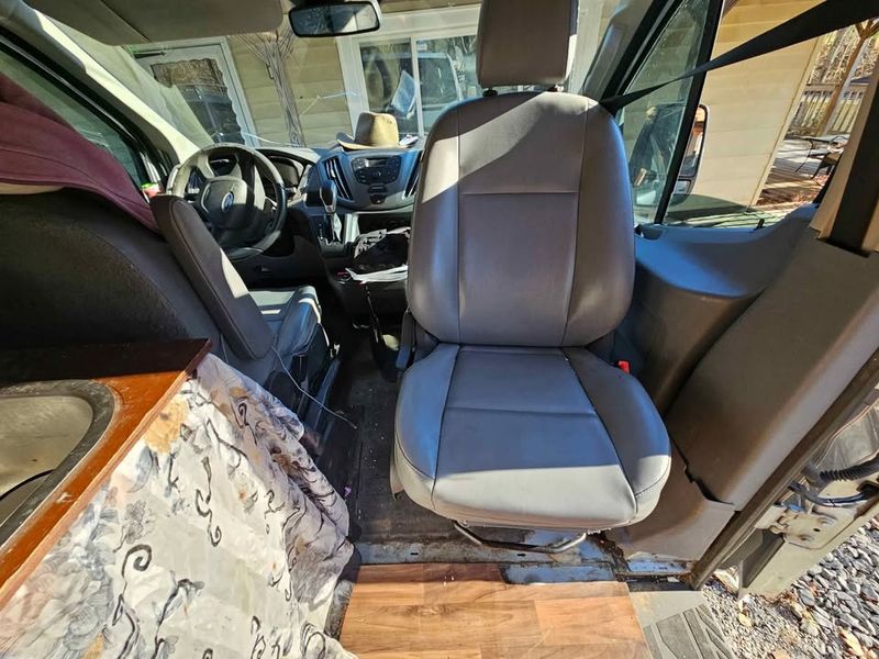 Picture 4/13 of a 2017 Ford Transit 250 low roof for sale in Knoxville, Tennessee