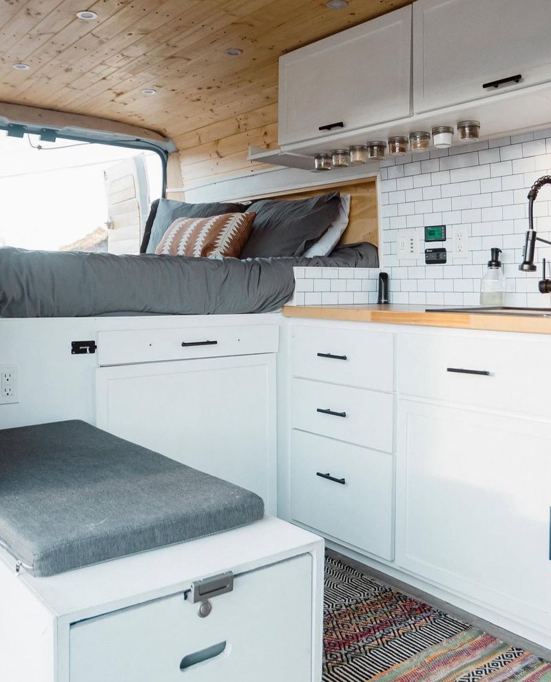 Picture 4/13 of a 2500 RamPromaster off grid camper van! for sale in Portland, Oregon