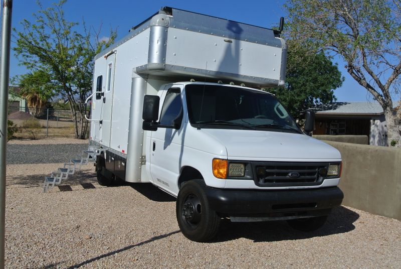Picture 1/46 of a 2007 Ford E 450 Econoline Box Truck Traveling Nurse Home for sale in Kingman, Arizona