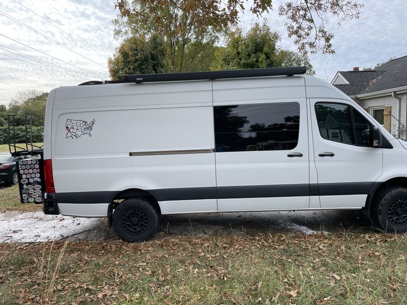 Picture 2/13 of a Mercedes-Benz sprinter 2500 High Roof w/170" WB for sale in Charlotte, North Carolina