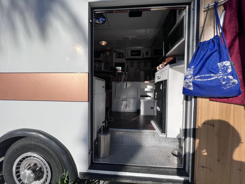 Picture 4/13 of a 1992 Ford E350 Ambulance for sale in Menifee, California