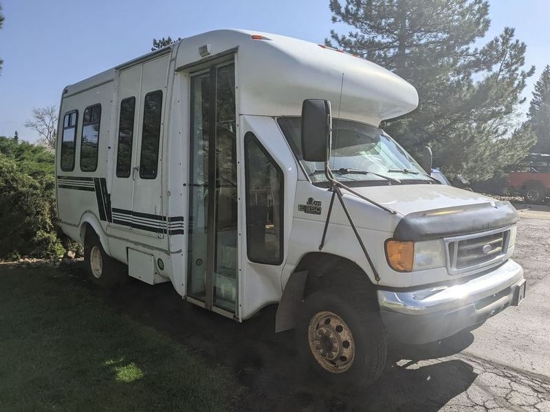 Picture 2/12 of a 2005 4x4 Ford E350 Super Duty Shuttle Bus for sale in Portland, Oregon