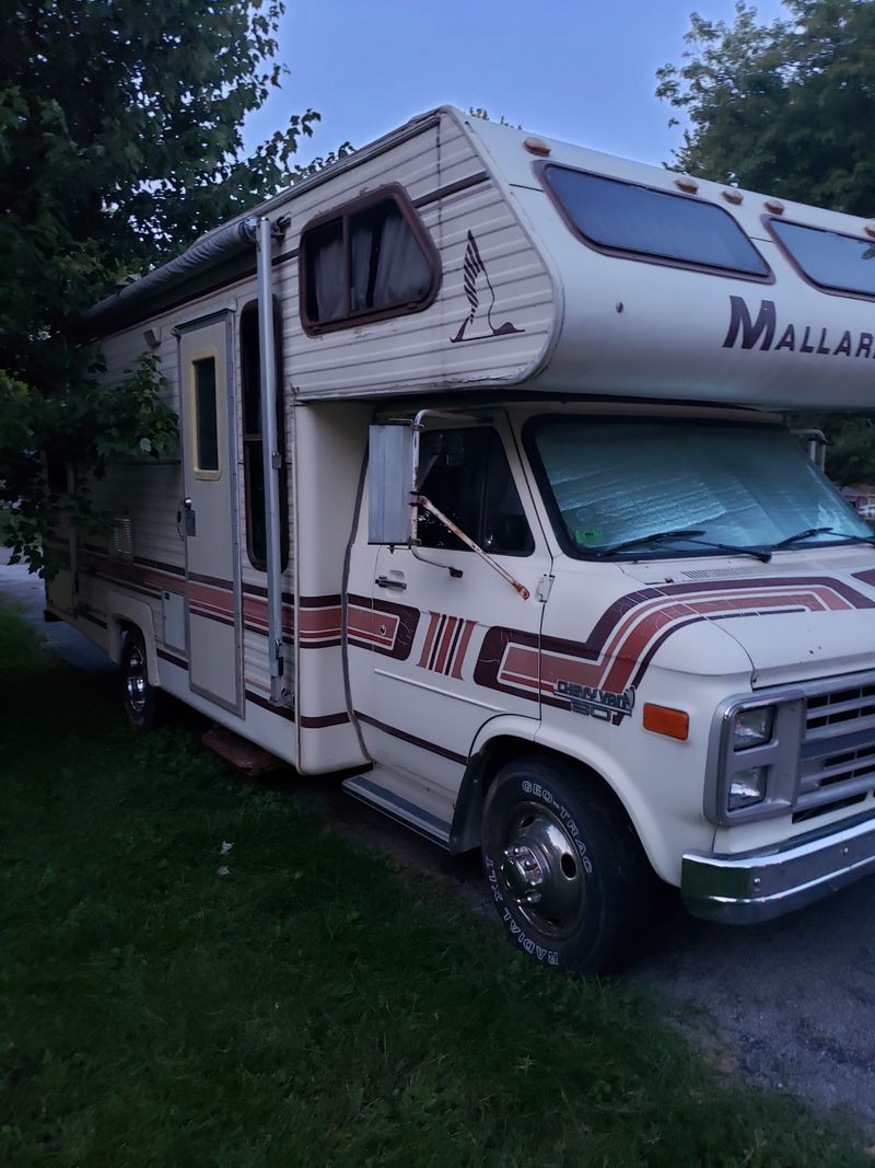 Picture 1/10 of a 1986 Chevy Mallard Coachman for sale in Fort Wayne, Indiana