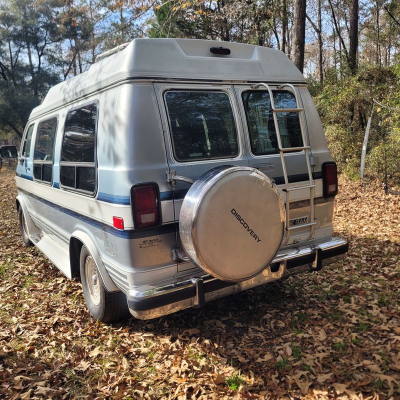 Picture 5/10 of a 1991 Dodge Ram B250 Van Dynasty for sale in Perry, Georgia