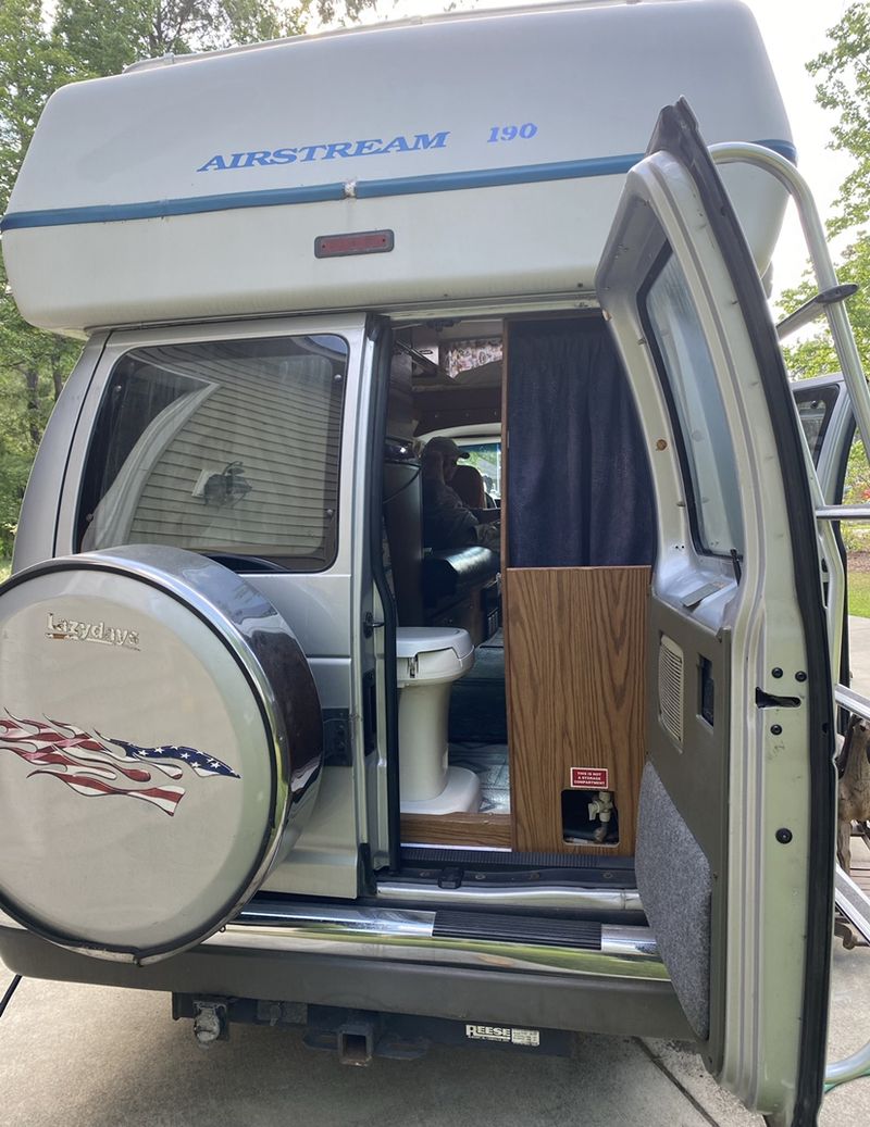 Picture 5/23 of a 1996 Airstream Ford Class B 190 Camper Van for sale in Charleston, South Carolina