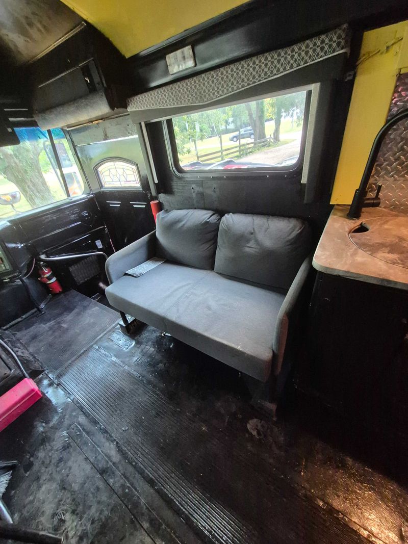 Picture 3/23 of a Custom made skoolie for sale in Brandywine, Maryland