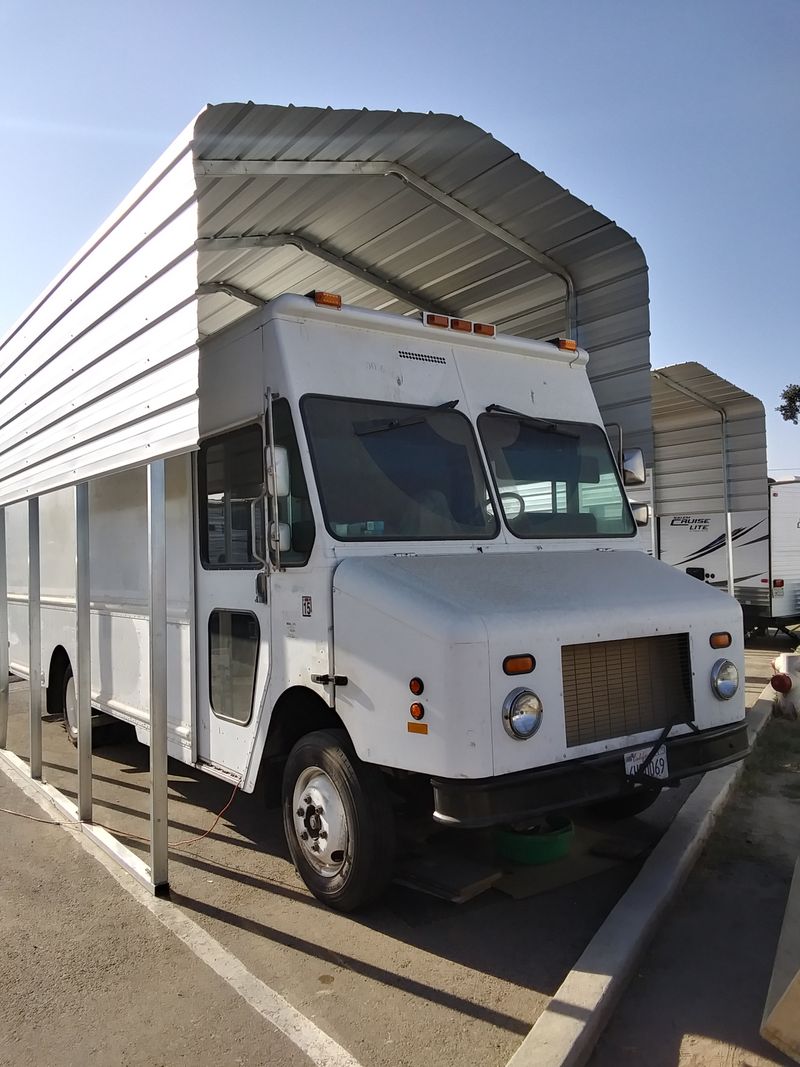 Picture 1/20 of a 2000 Frieghtliner MT-45 5.9 turbo all aluminum for sale in Tulare, California