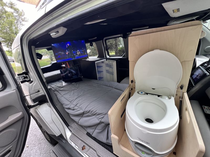 Picture 4/27 of a 2011 HONDA ELEMENT LX AWD CAMPER SUV for sale in Lisle, Illinois