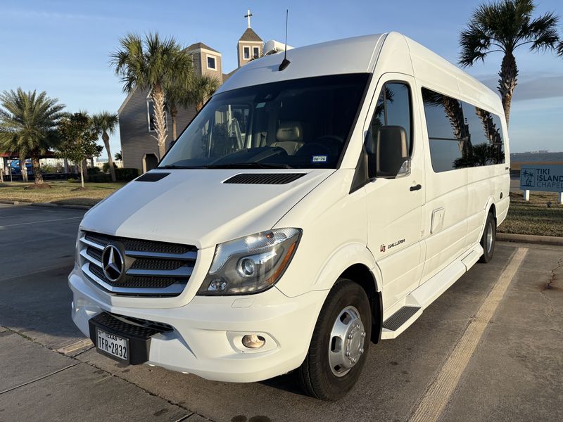Picture 3/23 of a 2019 Coachmen Galleria LI3 for sale in Galveston, Texas