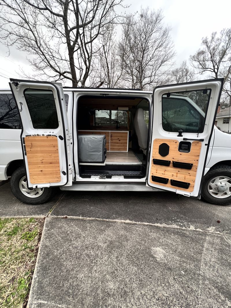 Picture 2/11 of a 2007 Ford E-350 for sale in Baton Rouge, Louisiana
