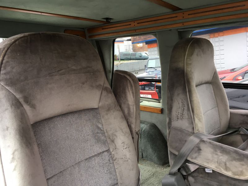 Picture 4/6 of a 1998 Dodge B1500 conversion van for sale in Northampton, Pennsylvania