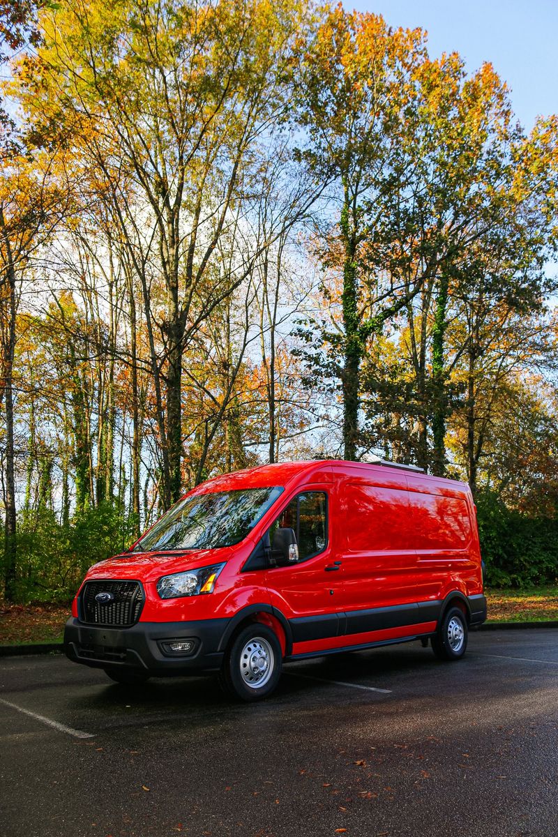 Picture 1/19 of a 2021 Ford Transit Mid-Roof AWD 3.5 L TwinTurbo Ecoboost Van for sale in Chattanooga, Tennessee