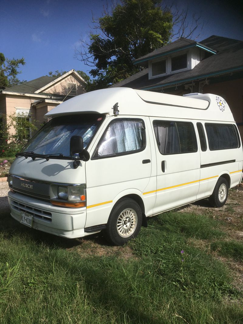 Picture 4/9 of a Toyota HiAce Camper Van with pop up sleeping 1993 for sale in Corpus Christi, Texas