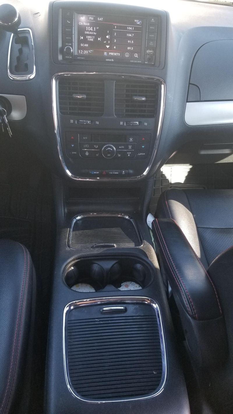 Picture 4/14 of a 2019 Dodge Grand Caravan GT for sale in Mesquite, Nevada