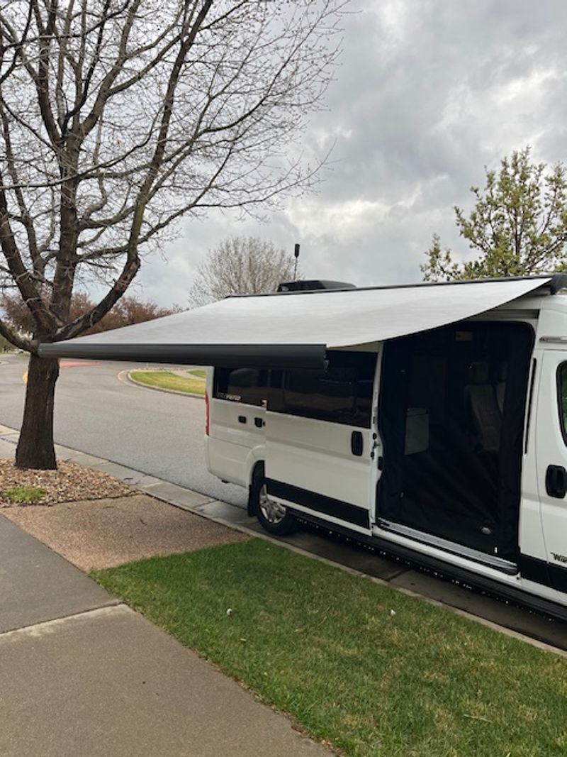 Picture 3/19 of a 2022 Winnebago Travato 59G for sale in Loveland, Colorado