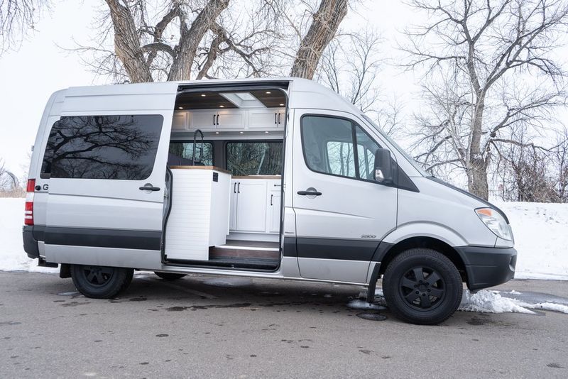 Picture 4/10 of a 2011 Geotrek Mercedes Sprinter for sale in Glenwood Springs, Colorado