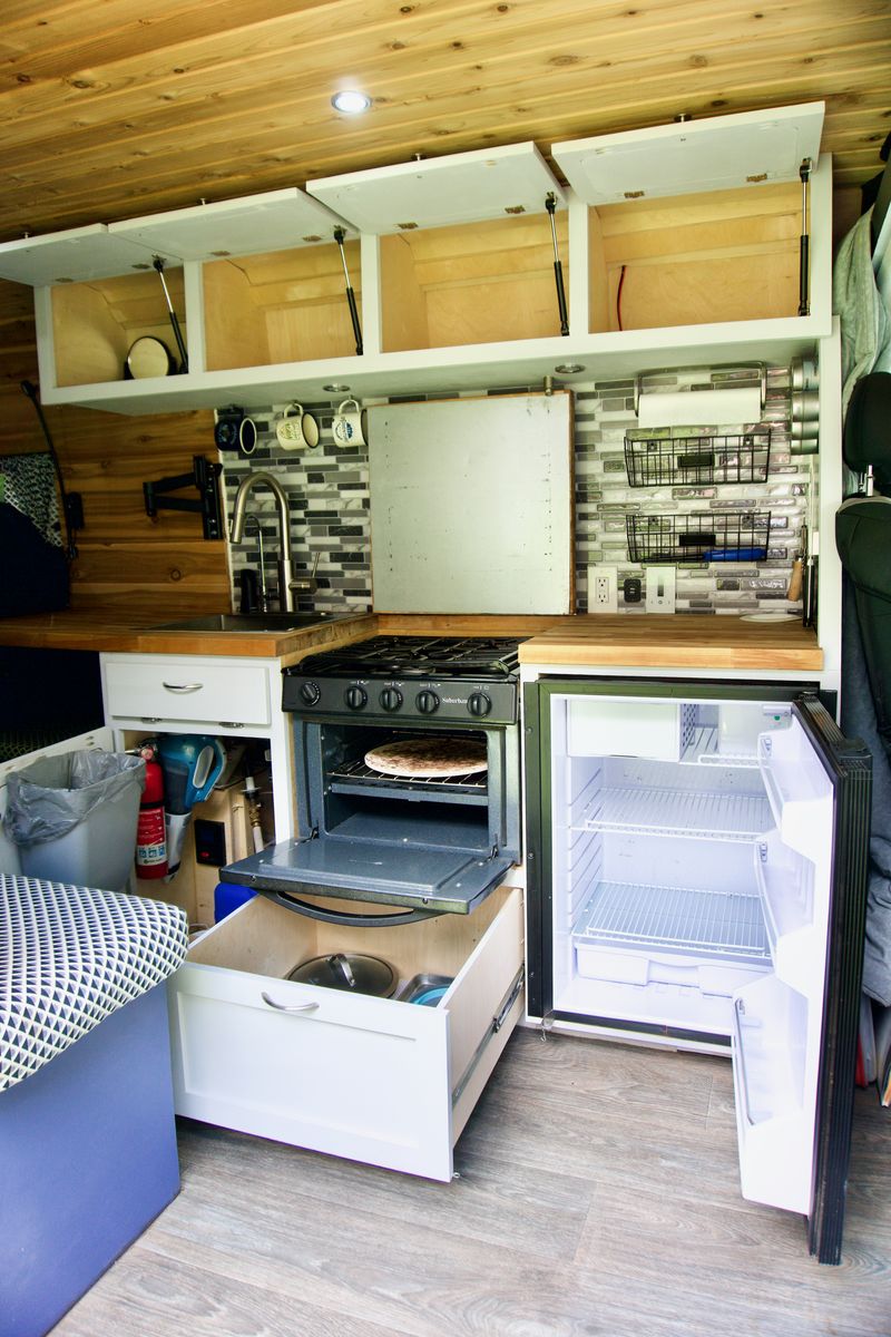 Picture 6/24 of a The Ultimate Off-Grid Campervan. Solar powered AC! for sale in Chichester, New Hampshire