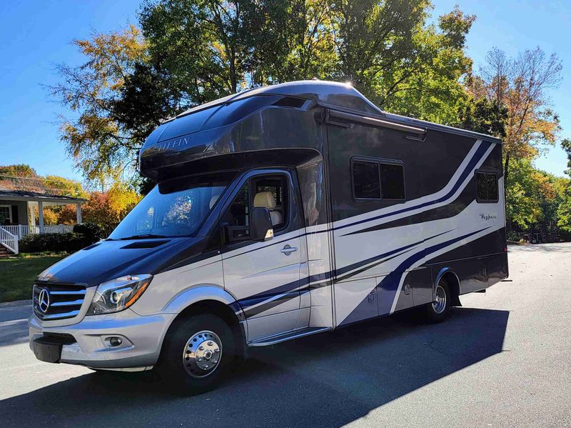 Picture 2/4 of a 2019 Tiffen Wayfarer  for sale in Charlotte, North Carolina