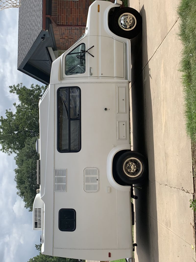 Picture 4/18 of a 1989 Ford Econoline 350 Transvan by Champion for sale in Amarillo, Texas