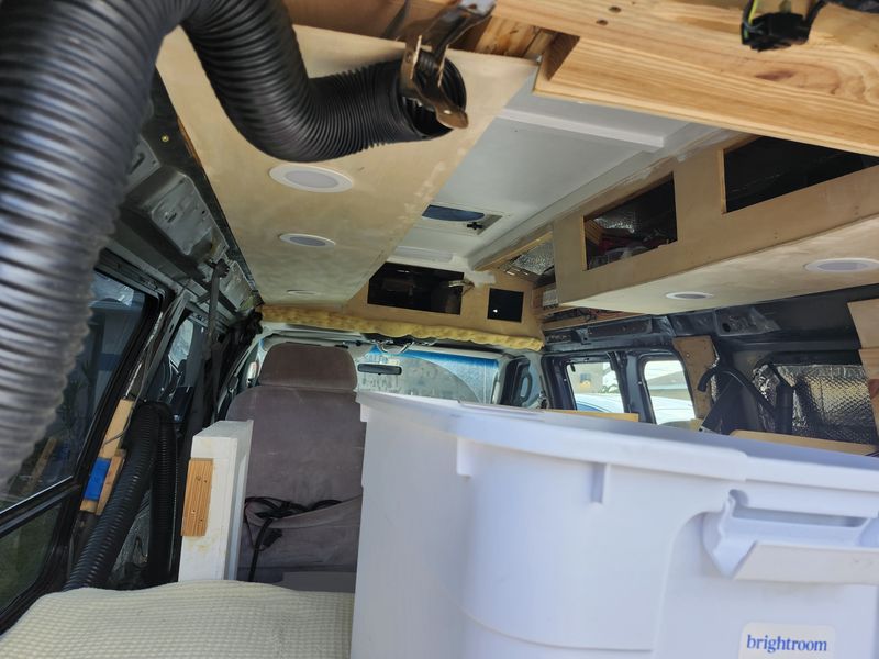 Picture 5/20 of a 2001 FORD E 150 XL WAGON for sale in Cape Coral, Florida