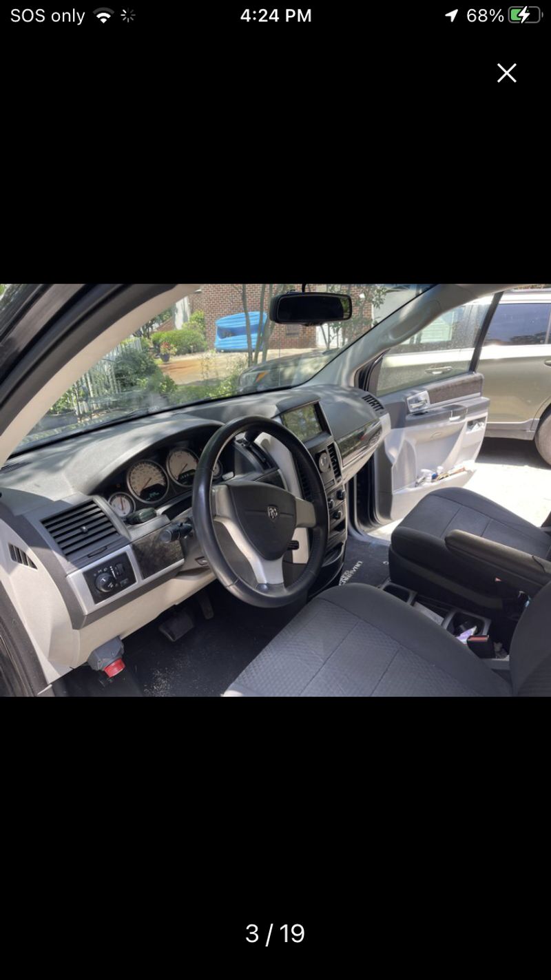 Picture 2/22 of a Dodge Grand Caravan for sale in Los Angeles, California