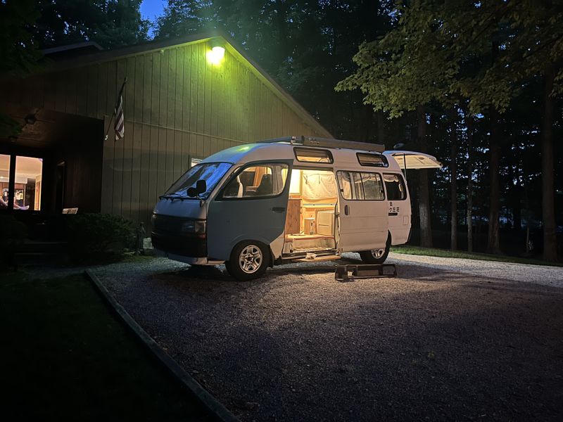 Picture 2/19 of a 1995 Toyota Hiace for sale in Vail, Colorado