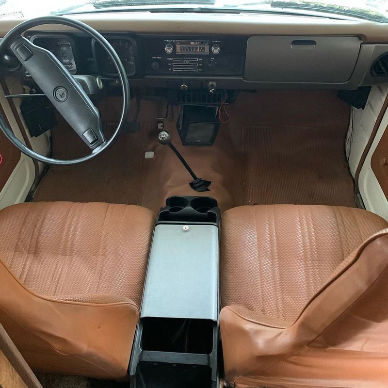 Picture 4/10 of a 1979 Toyota Sunrader for sale in Columbus, Ohio