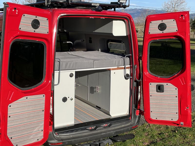 Picture 3/28 of a Vanlife Collective 4WD 2020 Sprinter 170 8kmiles  for sale in Hood River, Oregon