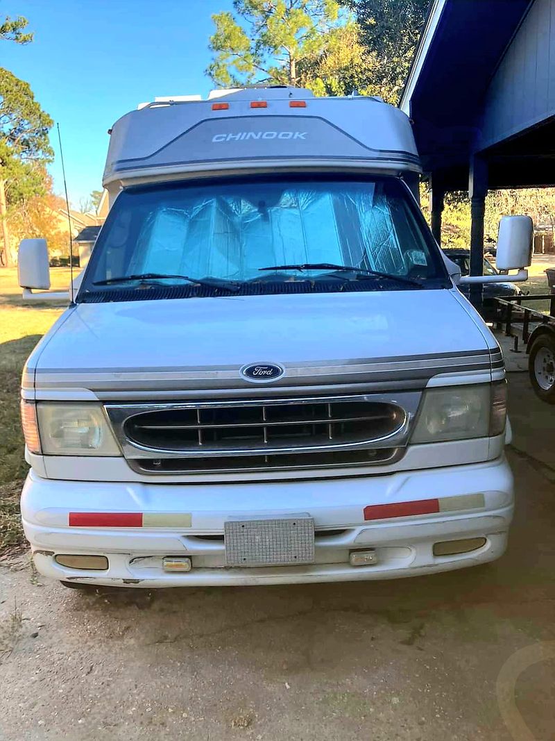 Picture 2/45 of a 2002 Ford Chinook Concourse XL for sale in San Jose, California