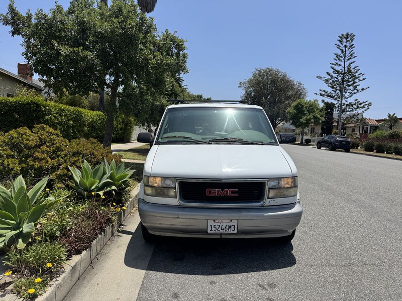 Picture 3/19 of a 1999 GMC SAFARI for sale in Santa Monica, California