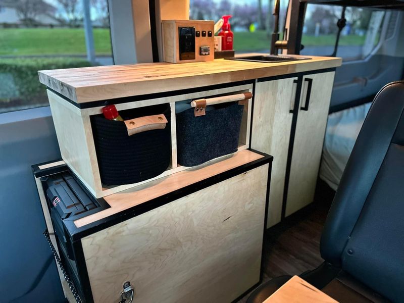Picture 2/14 of a 2018 Ford Transit 350 XLT Camper -Extended high roof for sale in Vancouver, Washington