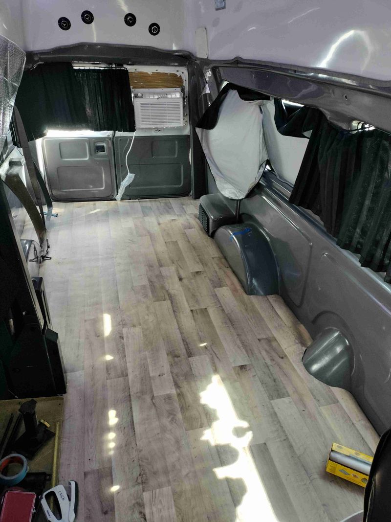 Picture 2/12 of a High-top 2006 ecoline Ford van extended for sale in Miami, Florida